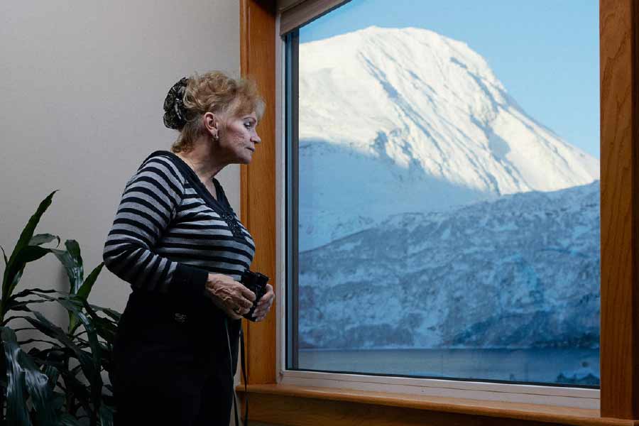 ভেনেসা বলেছেন, ‘‘বাকি যাঁদের সঙ্গে প্রেমের সম্পর্ক তৈরি হতে পারত, তাঁদের সঙ্গে ছোট থেকে একসঙ্গে বড় হয়েছি। আমাদের মধ্যে বন্ধু বা ভাই-বোনের মতো সম্পর্ক। তাই তাঁদেরকে প্রেমিক হিসাবে ভাবতে খুব অদ্ভুত লাগে।’’