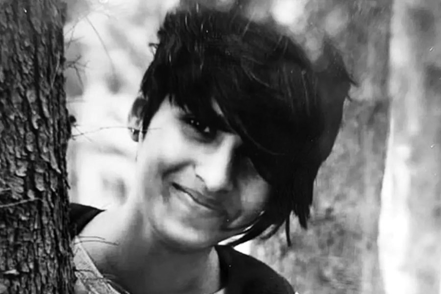 শ্রদ্ধা ওয়ালকর হত্যাকাণ্ড নিয়ে জটিলতা কমছে না। কারণ এখনও পর্যন্ত পুলিশের হাতে এমন কোনও প্রমাণ উঠে আসেনি, যার ভিত্তিতে বলা যায় শ্রদ্ধা খুন হয়েছেন। আইনের চোখে এখনও তিনি ‘নিখোঁজ’।