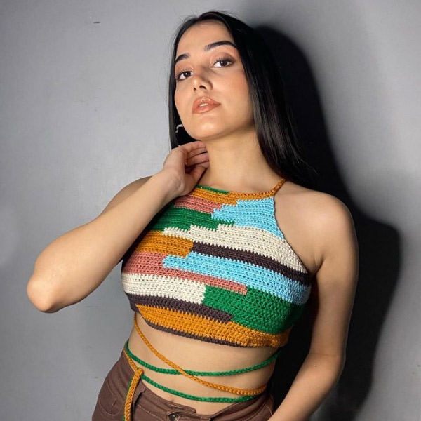 উরফি যদি নিজের পোশাকের জন্য চর্চার কেন্দ্রে থাকেন, আসফি কিন্তু তাঁর ‘গ্ল্যামারের’ জন্য সমাজমাধ্যমে যথেষ্ট জনপ্রিয়।