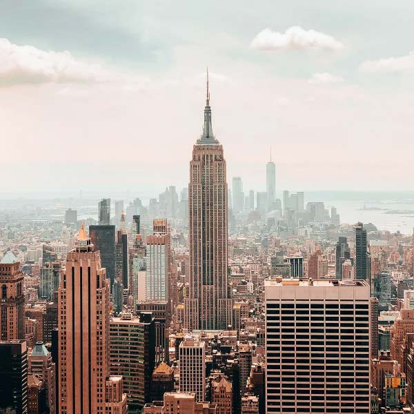 ‘হাইপারটাওয়ার’-এর মূল আকর্ষণ হল এই আবাসনের চূড়া। আবাসনের উপরিভাগ এমন ভাবে বানানোর পরিকল্পনা করা হয়েছে, দেখে মনে হবে যেন হিরে দিয়ে বানানো।দেখে মনে হবে যেন আবাসনের উপর রয়েছে হিরের চূড়া।