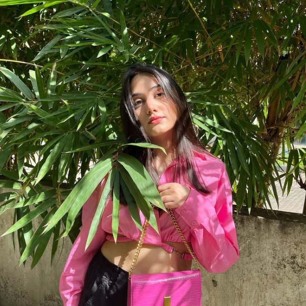 আসফির প্রিয় ক্রিকেটার মহেন্দ্র সিংহ ধোনি। প্রিয় গায়ক অরিজিৎ সিংহ। প্রিয় অভিনেতা শাহরুখ খান এবং বরুণ ধাওয়ান।