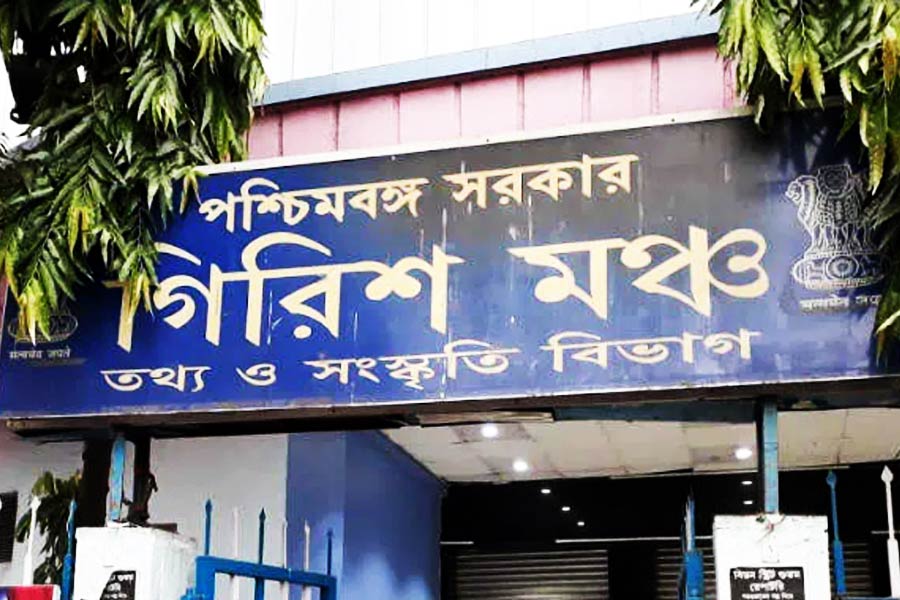 নাটক চলাকালীন গিরিশ মঞ্চে আগুন, অনির্বাণের অভিনয়ের মাঝেই আতঙ্ক, হুড়োহুড়ি দর্শকদের