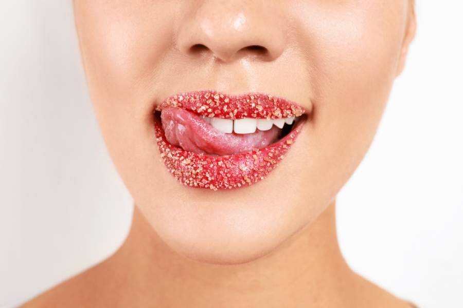 তারকাদের গোলাপি ঠোঁটের রহস্য কী?