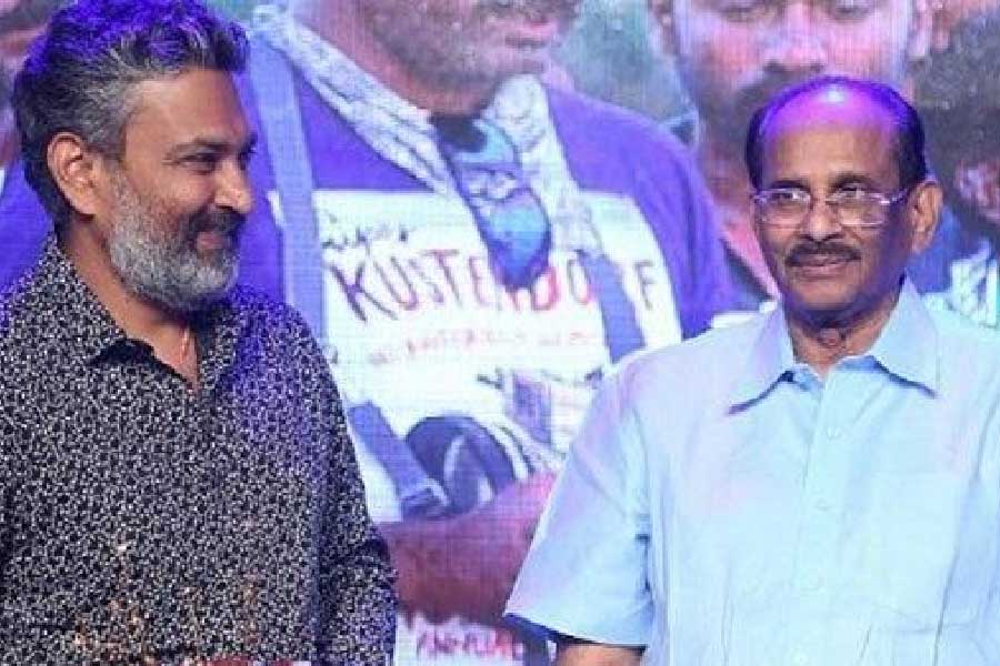 বিজয়প্রসাদের গল্প নিয়ে এর পরের ছবি ছিল ‘বঙ্গারু কুটুম্বম’। ১৯৯৪ সালে মুক্তি পাওয়া সেই ছবি বাণিজ্যিক সাফল্য তো পেয়েছিলই। পাশাপাশি সেরা ছবির পুরস্কারও জুটেছিল। তবে লেখক হিসাবে তখনও বিজয়ের নাম জানেনি কেউ। সেই সুযোগ আসে তাঁর পরের ছবিতে।