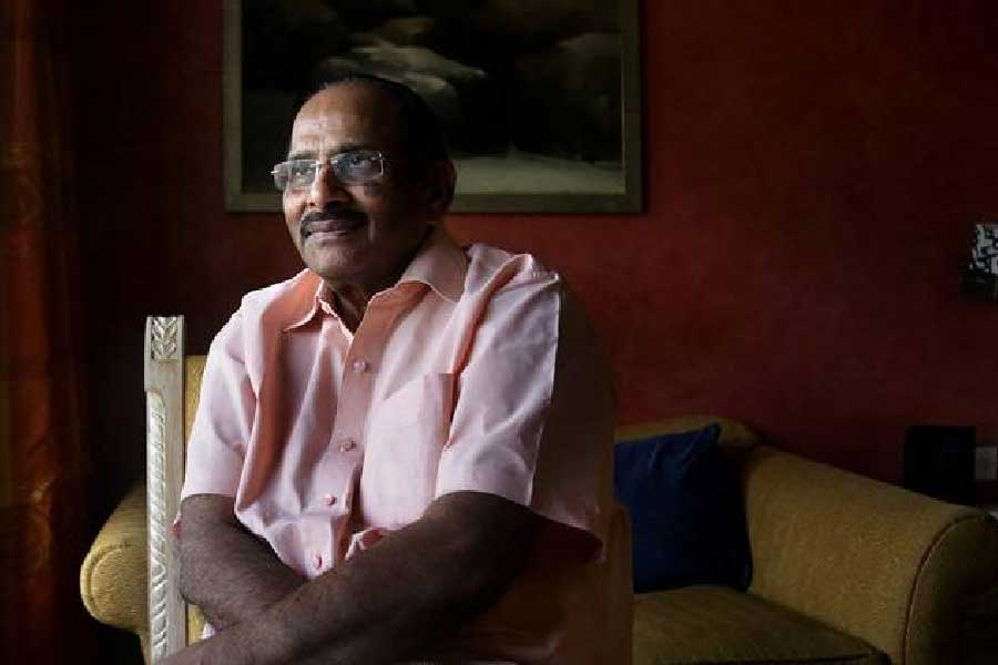 সম্প্রতি সেই বিজয়প্রসাদই এক সাংবাদিক বৈঠকে ঘোষণা করেছেন তাঁর গল্প চুরির কথা। 