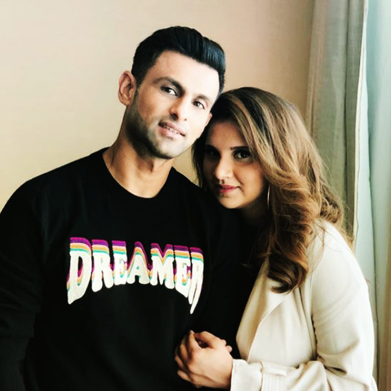  কেউ কেউ আবার দাবি করেছেন যে, আসলে সবটাই নাকি লোকদেখানো। ওই শোয়ের জন্যই নাকি নিজেদের মধ্যে সম্পর্কের শৈত্যকে আড়াল করে হাসিমুখে ক্যামেরার সামনে এসেছেন দু’জন। এই শোয়ের জন্যই নাকি তাঁরা বিচ্ছেদের কথা ঘোষণা করছেন না। শো শেষ হলেই নাকি এই ব্যাপারে তাঁরা নিজেদের অবস্থান স্পষ্ট করবেন। যদিও এই দাবির সত্যতা যাচাই করেনি আনন্দবাজার অনলাইন। 