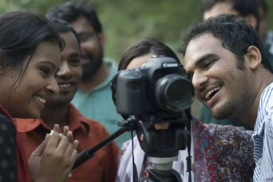 ‘বাকিটা ব্যক্তিগত’ ছবির শুটিংয়ে ঋত্বিক।