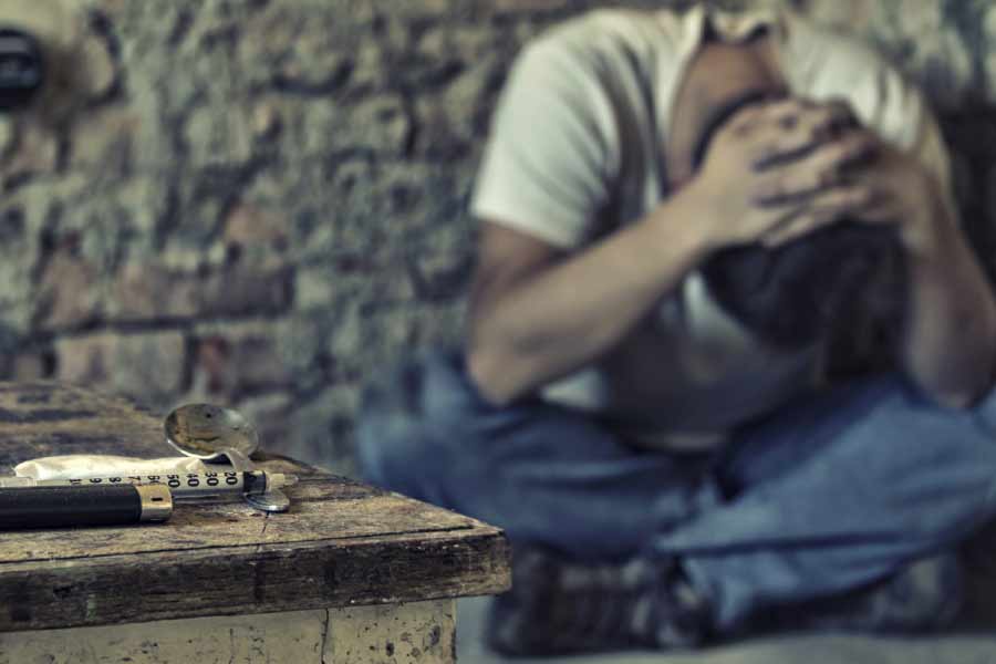 ওই তথ্য বলছে, মাদকাসক্তির ছাড়ানোর ওই হাসপাতালে প্রতি দিন ১৫০ জন করে মাদকাসক্তি চিকিৎসার রোগী আসেন। এই  রোগীদের অধিকাংশই কিশোর-কিশোরী বা তরুণ-তরুণী। 