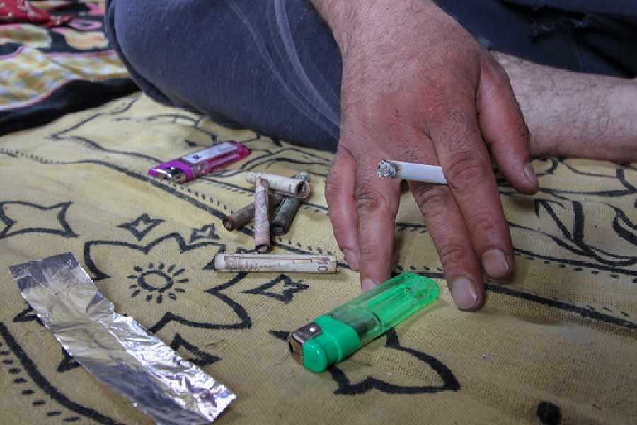 সেই হাসপাতাল কর্তৃপক্ষই জানাচ্ছেন, প্রথমে বিষয়টাকে এতটা গুরুত্ব না দিলেও এখন তাঁরা অত্যন্ত চিন্তিত এই অবস্থা নিয়ে। কেন না আগে শুধু সীমান্তবর্তী কিছু এলাকা থেকে এই ধরনের রোগীরা আসতেন। এখন দেখা যাচ্ছে গোটা কাশ্মীর উপত্যকা থেকেই রোগীরা আসছেন চিকিৎসা করাতে। 