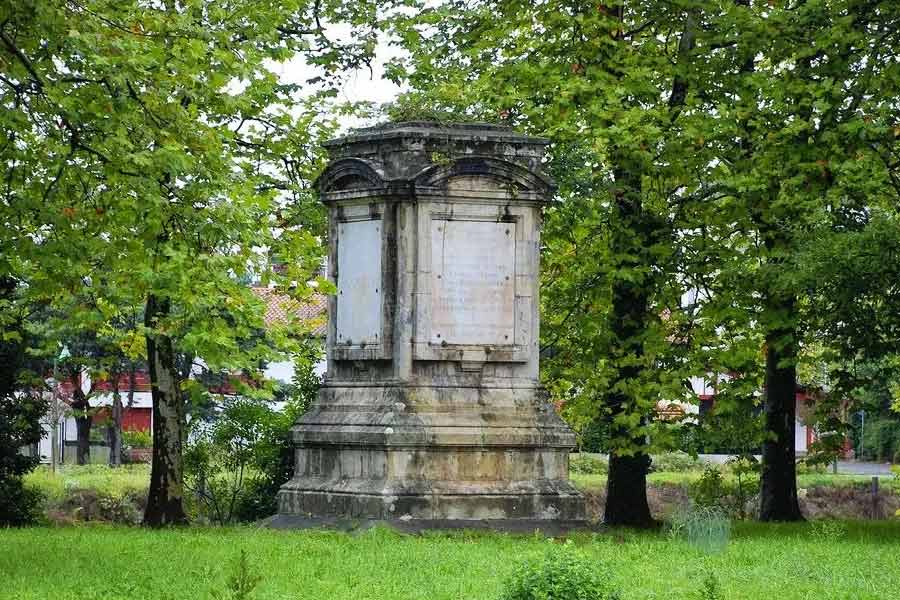 ভাবছেন নিশ্চয়ই, এমন কাণ্ড একমাত্র হয়তো স্বপ্নেই ঘটে থাকে। কিন্তু না, বাস্তবে এমনটা হতেই পারে। পৃথিবীতে এমন একটা দ্বীপ রয়েছে, যেখানে আপনি যদি কখনও যাওয়ার সুযোগ পান, তা হলে আপনার সঙ্গে এমন অভিজ্ঞতা হতেই পারে। 