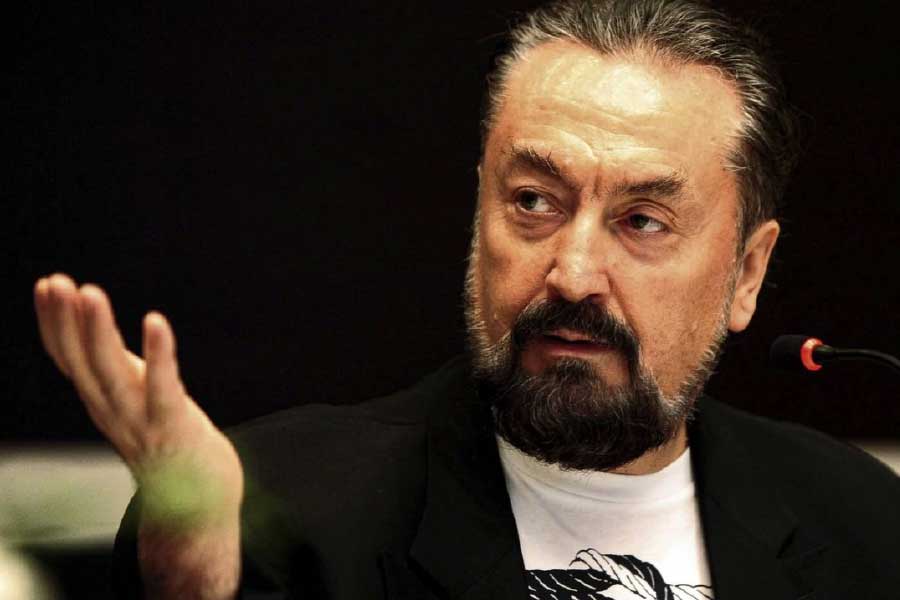 তুরস্কের নির্বাসিত ধর্মগুরুকে সহযোগিতা করার অভিযোগ উঠেছিল ওক্তারের বিরুদ্ধে। 