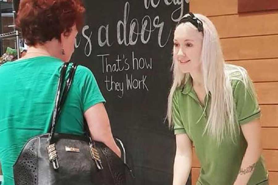 তোয়ার মৃত্যুর পর পরই রাজবিন্দরের পলায়ন প্রাথমিক ভাবে পুলিশকে সন্দিহান করে তোলে। তদন্তের অগ্রগতিতে তিনিই হয়ে ওঠেন এই হত্যাকাণ্ডের মূল অভিযুক্ত। তোয়ার মৃত্যুর দিন রাজবিন্দরের আচরণ সন্দেহজনক বলে দাবি করে পুলিশের কাছে বয়ান দিয়েছিলেন অনেকে। তাঁর শরীরে কাটাছেঁড়ার দাগও দেখা গিয়েছিল বলে দাবি করেছেন কেউ কেউ।