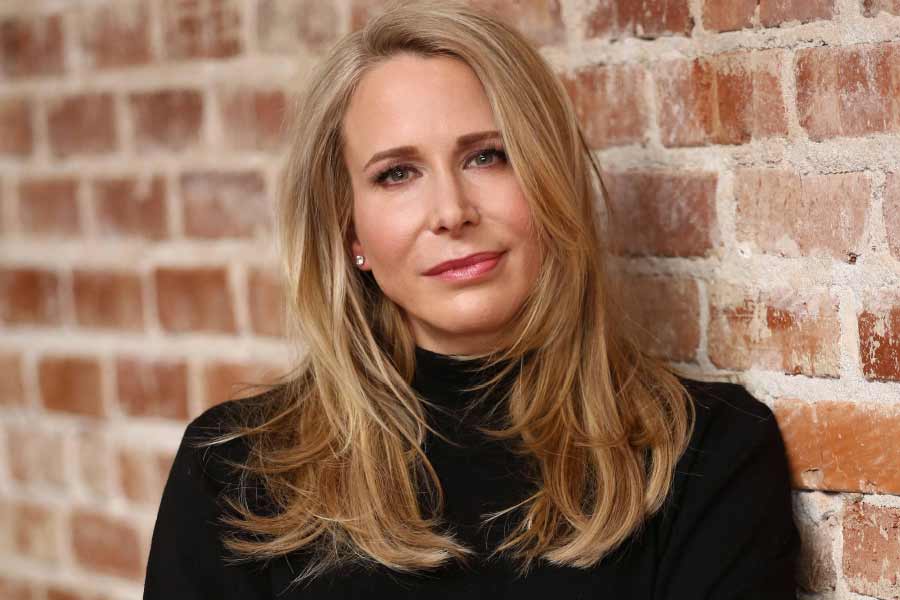 ১০ বছর ৭৭ দিন। মনে হতে পারে অনেকটা সময়। কিন্তু ভ্যানেসা ও’ব্রায়েনের কৃতিত্ব তার থেকে অনেক বড়। এই সময়ের মধ্যে পৃথিবীর দুই চরম বিন্দুতে পৌঁছেছেন ভ্যানেসা। পৃথিবীর শীর্ষ বিন্দু আর গভীরতম বিন্দু।