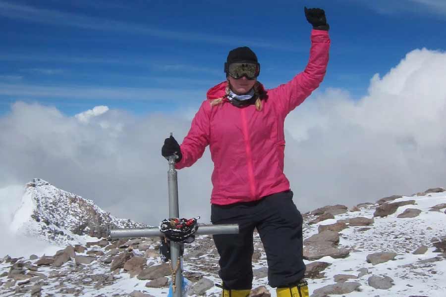 ভ্যানেসার ঝুলিতে রয়েছে আরও রেকর্ড। ২৯৫ দিনের মধ্যে সাতটি মহাদেশের সাতটি শিখর ছুঁয়েছেন তিনি।