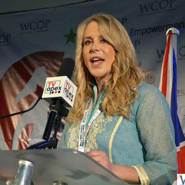 ১৯৬৪ সালের ২ ডিসেম্বর আমেরিকার মিশিগানে জন্ম ভ্যানেসার।  নিউ ইয়র্ক বিশ্ববিদ্যালয় থেকে অর্থনীতিতে স্নাতক। পরে এমবিএ করেন।