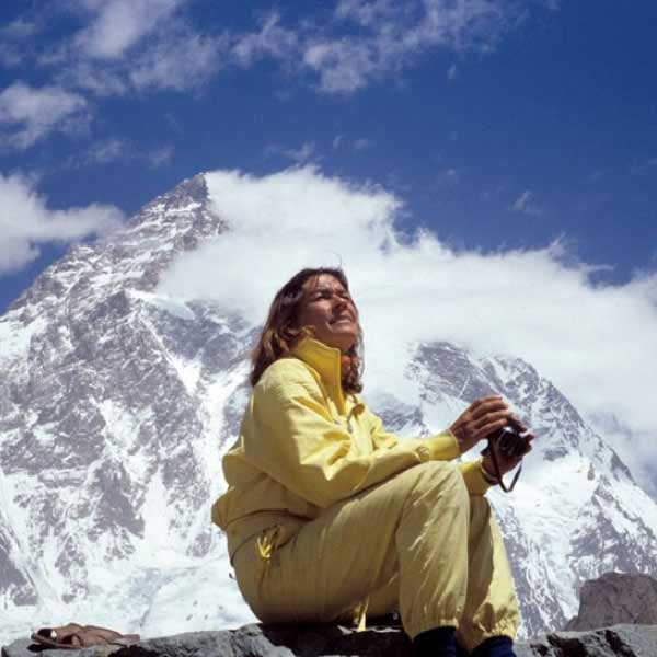 ১৯৯৭ সাল থেকে ২০০৮ সাল পর্যন্ত বিভিন্ন ব্যাঙ্কে কাজ করেন ভ্যানেসা। সাফল্যের সঙ্গে করেছিলেন সেই কাজ। ২০০৮ সালে গোটা বিশ্বে থাবা বসায় মন্দা। তখনই নিজের কেরিয়ার নিয়ে নতুন করে ভাবতে বসেন ভ্যানেসা।