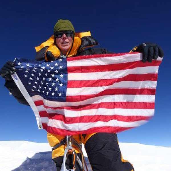 ভ্যানেসার মনে হয়, এ বার নতুন কিছু করতে হবে। নতুন চ্যালেঞ্জ নিতে হবে। উচ্চতা তখন ডাকছে তাঁকে।