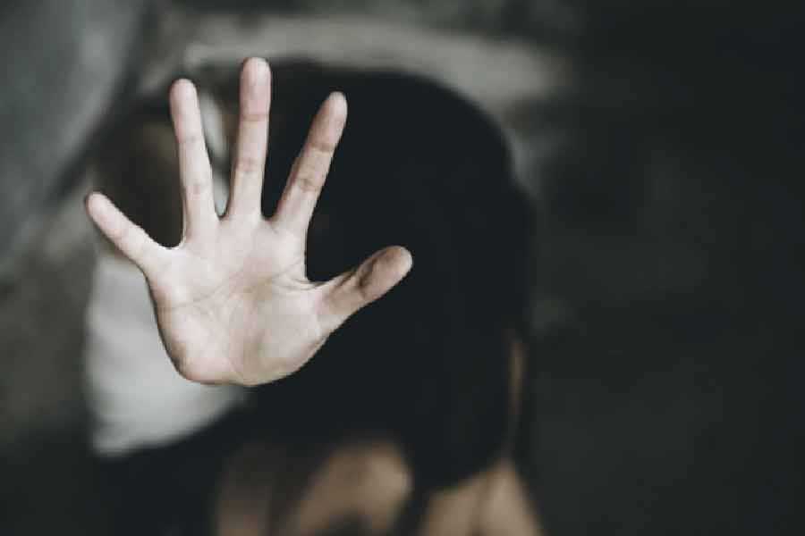 স্বামীর সঙ্গে সম্পর্কহীন এক শিশুসন্তানের মা প্যাট্রিসিয়ার খুনি কে ছিলেন? কেনই বা তাঁকে খুন করা হয়েছিল? এ সব প্রশ্নের উত্তর নিয়ে পুরোপুরি অন্ধকারে ছিলেন গোয়েন্দারা। যদিও তদন্তে জানা গিয়েছিল, ঘটনার রাতে ‘বরোল্যান্ড বলরুম’-এ নাচতে গিয়েছিলেন প্যাট্রিসিয়া। ময়নাতদন্তে যৌন নির্যাতনের স্পষ্ট না পাওয়া গেলেও গোয়েন্দাদের দাবি, তাঁকে ধর্ষণ করা হয়েছিল। 