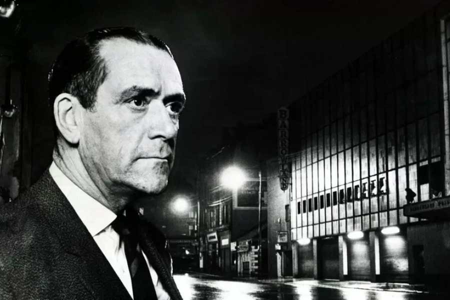 খুনের আগের দিনও গ্লাসগোর ওই বলরুমে গিয়েছিলেন হেলেন। সঙ্গে ছিলেন তাঁর বোন জাঁ লংফোর্ড। সেখানে তাঁদের সঙ্গে জন নামের দু’জন যুবকের আলাপ হয়েছিল। হেলেনের বোন পুলিশকে জানিয়েছিলেন, ওই যুবকদের মধ্যে এক জন অত্যন্ত বাক্‌পটু। যদিও তিনি কোথায় থাকেন, তা জানাননি। ট্যাক্সিতে করে তাঁকে বাড়িও পৌঁছে দেন ওই যুবক এবং তাঁর বোন।