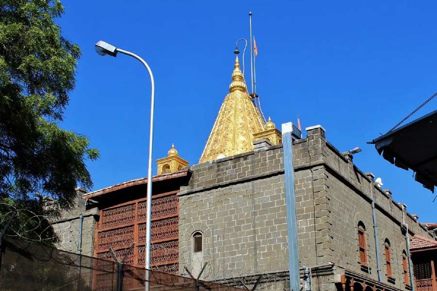 এই মর্মে আয়কর বিভাগের তরফে একটি বিবৃতিও জারি করা হয়েছে। বিবৃতি অনুযায়ী, ‘‘২০১৫-১৬ সালের কর মূল্যায়ন করার সময়, আয়কর বিভাগ ধরে নিয়েছিল যে শ্রী সাইবাবা সংস্থা একটি ধর্মীয় ট্রাস্ট নয় বরং একটি দাতব্য ট্রাস্ট।’’