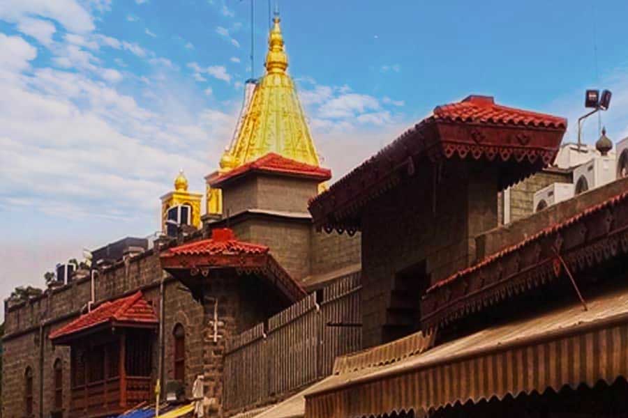 রাম নবমীর সময়ে সাইবাবা মন্দিরে দানের বহর আরও বাড়ে। ২০১৭-এর হিসাব অনুযায়ী, রাম নবমীর সময়ে সেই মন্দিরে প্রায় সাড়ে ছ’কোটি টাকা অনুদান এসেছিল।