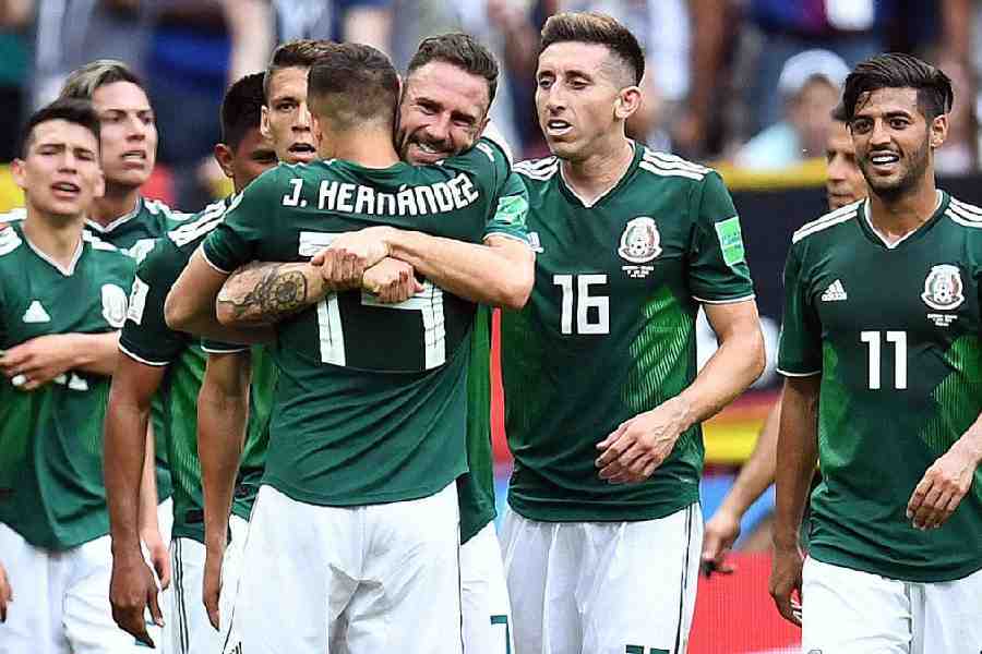২০১৮ সালে রাশিয়া বিশ্বকাপের আগে মেক্সিকো দলের খেলোয়াড়রা বিতর্কে জড়িয়ে পড়েন।