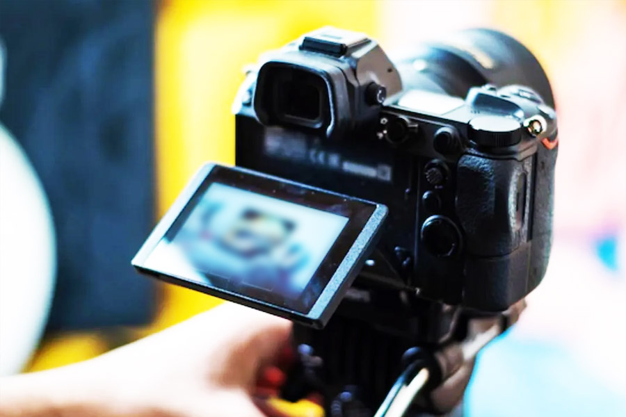 সংবাদমাধ্যমে তিনি বলেছেন, ‘‘আমি পর্ন ভিডিয়ো তৈরি করি। যদি ফুটবল ভক্ত হিসাবে বিশ্বকাপ দেখতে আমি কাতারে যেতাম, সেখানে একেবারেই আমাকে ভাল ভাবে থাকতে দেওয়া হত না। আমার কেরিয়ার আমার ব্যক্তিগত ইচ্ছার উপর ভিত্তি করে গড়ে উঠেছে। আমি নিজেকে খুব সৌভাগ্যবতী মনে করি যে, নিজের ইচ্ছা অনুযায়ী আমি কাজ করতে পারছি।’’