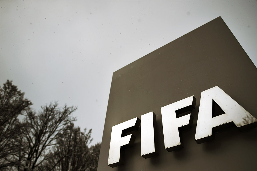 তবে বিশ্বকাপের জন্য প্রিমিয়ার লিগ মাঝপথে থামিয়ে দিয়েছে ফিফা, যা একেবারেই মেনে নিতে পারছেন না ব্রিটিশ তারকা। তাঁর মতে, ফিফার এই সিদ্ধান্ত ‘জঘন্য’। আগামী বছর প্রিয় দলের ভাল শুরুর অপেক্ষায় দিন গুনছেন তানিয়া।