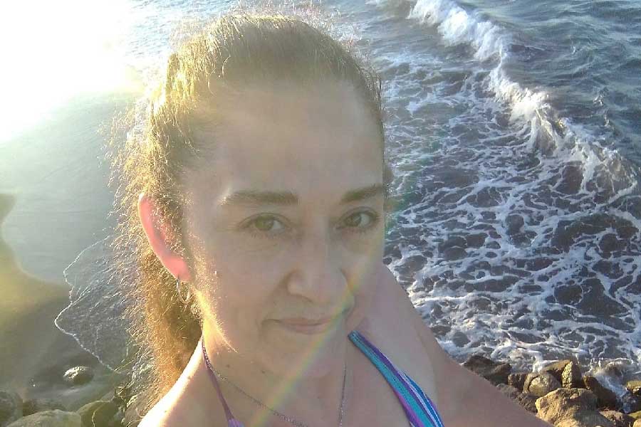 অন্য দিকে, পাবলোও নতুন জীবনের স্বপ্ন দেখিয়েছিলেন ব্লাঙ্কাকে। আর সেই স্বপ্নপূরণের লক্ষ্যে মেক্সিকো থেকে ৫০০০ কিলোমিটার উজিয়ে ব্লাঙ্কা পৌঁছে গিয়েছিলেন প্রেমিকের কাছে।