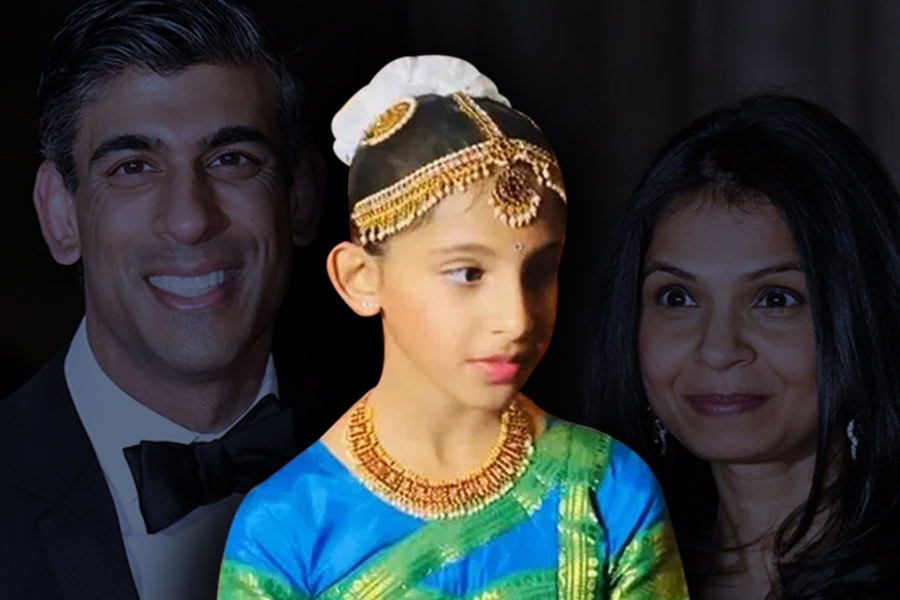 নাচই নেশা অনুষ্কার। একটি সাক্ষাৎকারে সে বলেছে, ‘‘আমি নাচতে ভালবাসি। কুচিপুড়ি নাচ আমার খুব ভাল লাগে। নাচের সময় যাবতীয় আশঙ্কা, ভয়, অস্বস্তি কেটে যায় এক নিমেষে। মঞ্চে উঠে নাচে আমি সবথেকে বেশি আনন্দ পাই।’’