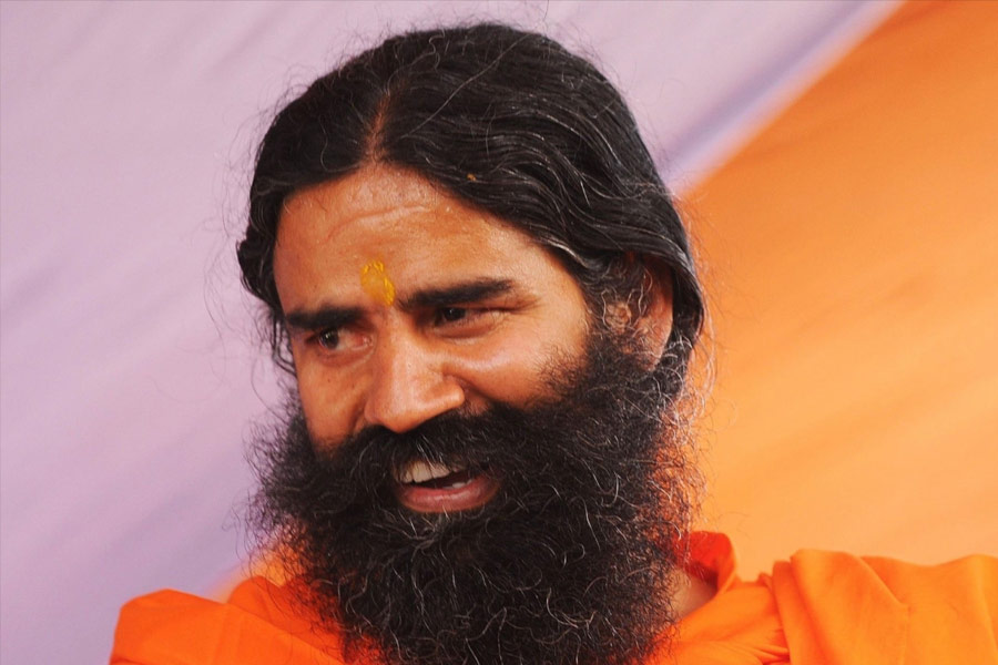 এর আগে এ রকম নানা বিতর্কিত মন্তব্য করেছেন রামদেব। দেশের জনসংখ্যা কী ভাবে নিয়ন্ত্রণ করা সম্ভব, তার ‘মোক্ষম দাওয়াই’ দিয়েছিলেন বাবা রামদেব। যে সমস্ত দম্পতির দুইয়ের বেশি সন্তান, তাঁদের ভোটদানের অধিকার কেড়ে নেওয়ার নিদান দেন তিনি!