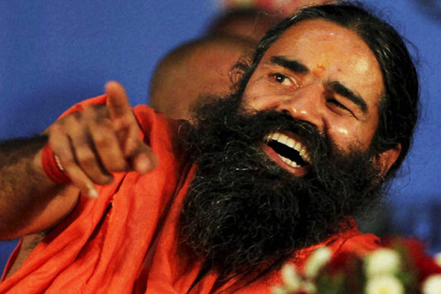 শুধু তা-ই নয়, অ্যালোপ্যাথি ওষুধের কার্যকারিতা নিয়ে বিতর্কিত মন্তব্য করেছিলেন রামদেব। এ জন্য যোগগুরুর সমালোচনা করেছে সুপ্রিম কোর্ট। তৎকালীন প্রধান বিচারপতি এনভি রমণার নেতৃত্বে একটি বেঞ্চ জানায়, রামদেব আয়ুর্বেদশাস্ত্র জনপ্রিয় করার জন্য প্রচার চালাতেই পারেন। কিন্তু তার জন্য তাঁর অন্যান্য চিকিৎসা ব্যবস্থার সমালোচনা করা উচিত নয়।