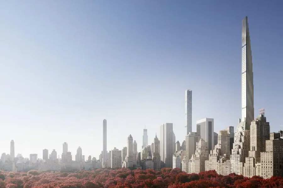 স্টেনওয়ে টাওয়ারের মূল আকর্ষণ এখানকার সুইমিং পুল। এই সুইমিং পুলটি প্রায় ৮২ ফুট গভীর।