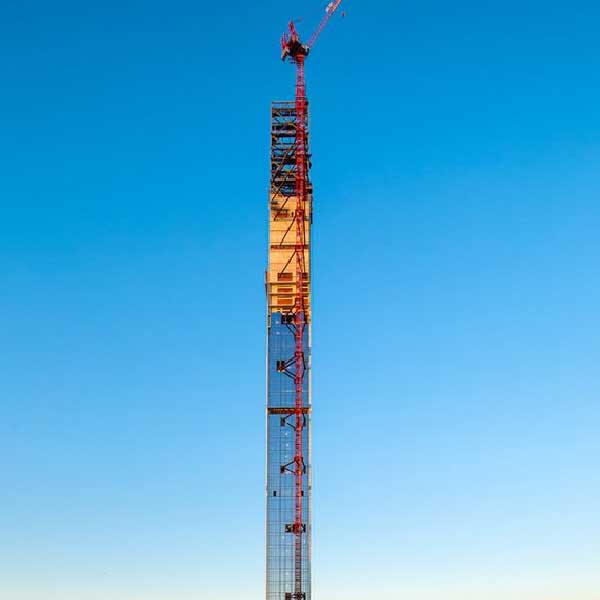 স্টেনওয়ে টাওয়ারে যাঁরা থাকবেন তাঁদের জন্য রয়েছে আলাদা খাওয়ার ঘরও। ব্যক্তিগত রাঁধুনি রাখার বন্দোবস্তও রয়েছে এখানে।