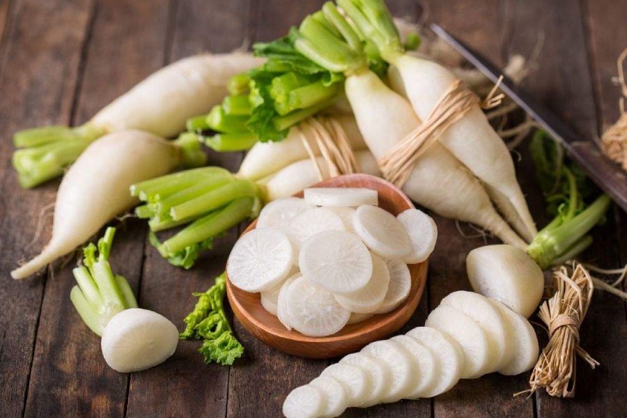 দুধ এবং মুলো একসঙ্গে খেলে বমি, বুকেব্যথা, পেটে ব্যথার মতো কিছু শারীরিক সমস্যার জন্ম হতে পারে।