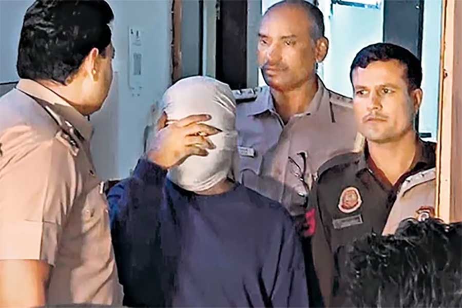 পুলিশের দাবি, প্রেমিকাকে খুনের কথা স্বীকার করেছেন আফতাব।