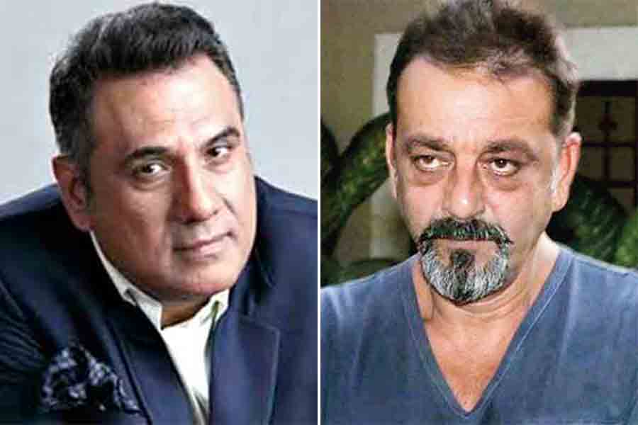 ‘সঞ্জুবাবা’কে এখনও দর্শক নায়কের চরিত্রে দেখছেন। অন্য দিকে, বোমান তুলনায় একটু বেশি বয়সের চরিত্রগুলো বেছে নিয়েছেন।