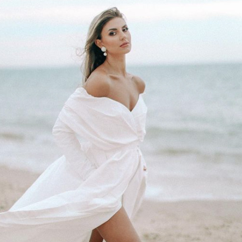 প্রথম ম্যাচে গ্যারেথ বেলের ওয়েলস শুরুতেই পিছিয়ে পড়ে আমেরিকার কাছে। সে ম্যাচে শার্লটের প্রেমিক মুর নেমেছিলেন বিরতির পরে।