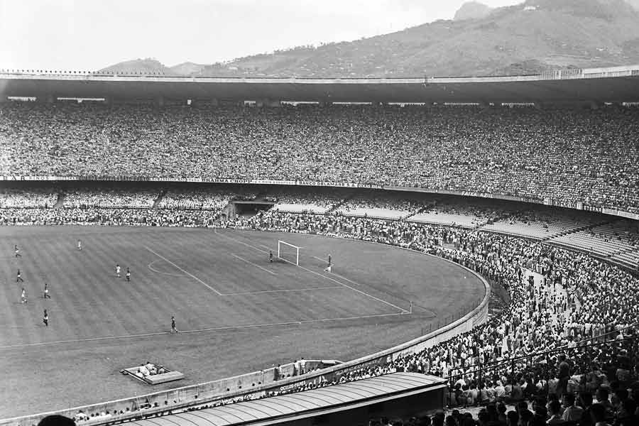 কিন্তু কেন? কী এমন হয়েছিল, যার জন্য বিশ্বকাপ খেলার সুযোগ পেয়েও ফিফাকে ‘না’ করে দেয় ভারত? এ প্রশ্নের উত্তর আজও ধোঁয়াশায়। নানা জনে নানা রকম সম্ভাবনার কথা বলে থাকেন। আসল কারণ নিয়ে আনুষ্ঠানিক ভাবে কেউ মুখ খোলেননি। 