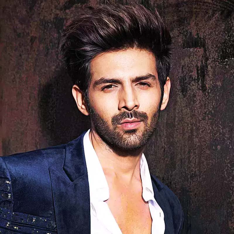  নতুন বছরের শুরুতেই কৃতীর আরও একটি ছবি মুক্তি পাওয়ার কথা। যে ছবিতে নায়িকার বিপরীতে দেখা যাবে, এই মুহূর্তে বি-টাউনের জনপ্রিয় মুখ কার্তিক আরিয়ানকে। 