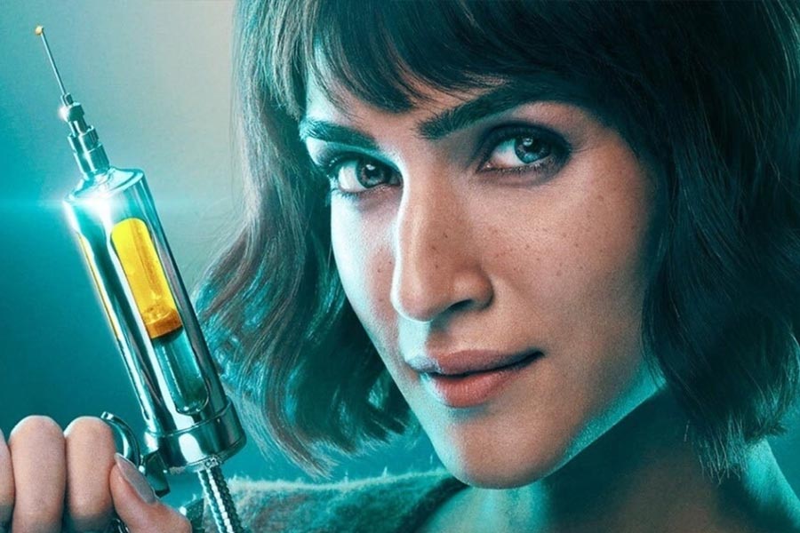  ‘ভেড়িয়া’ ছবির হাত ধরে আবার পর্দায় বরুণ ও কৃতীকে দেখার সুযোগ পেয়েছেন দর্শকরা। এই হরর কমেডি ছবিতে বরুণের সঙ্গে কাজ করতে পেরে বেশ খুশি কৃতী। সেই সঙ্গে কার্তিকের সঙ্গে আবার কাজ করতে পেরেও উচ্ছ্বসিত নায়িকা।