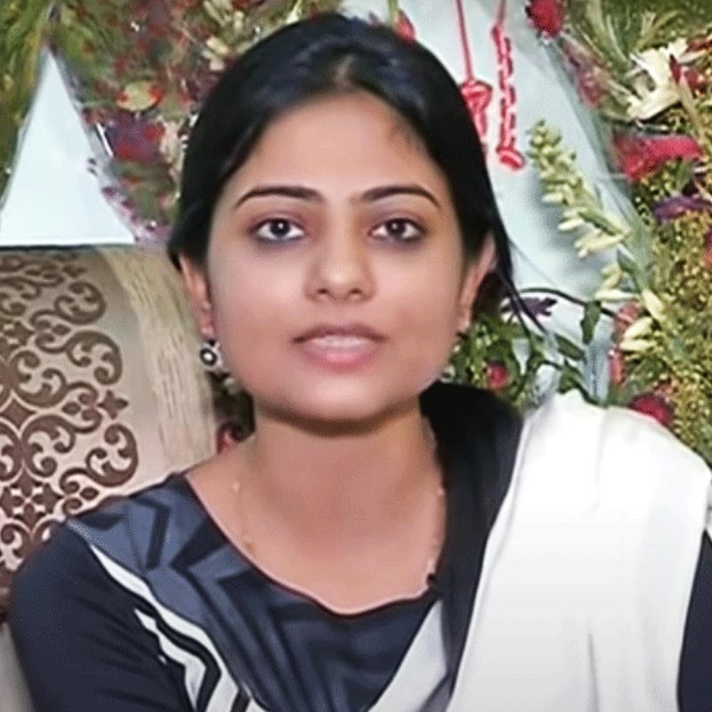 এক সাক্ষাৎকারে আর্তিকা জানান, বাবাকে দেখেই ডাক্তারি পড়ার সিদ্ধান্ত নিয়েছিলেন। লোকনায়ক হাসপাতালে ইন্টার্নশিপ করার পর শিশু চিকিৎসক হওয়ার জন্য চণ্ডীগড়ের পিজিআইএমইআরে ভর্তি হন।