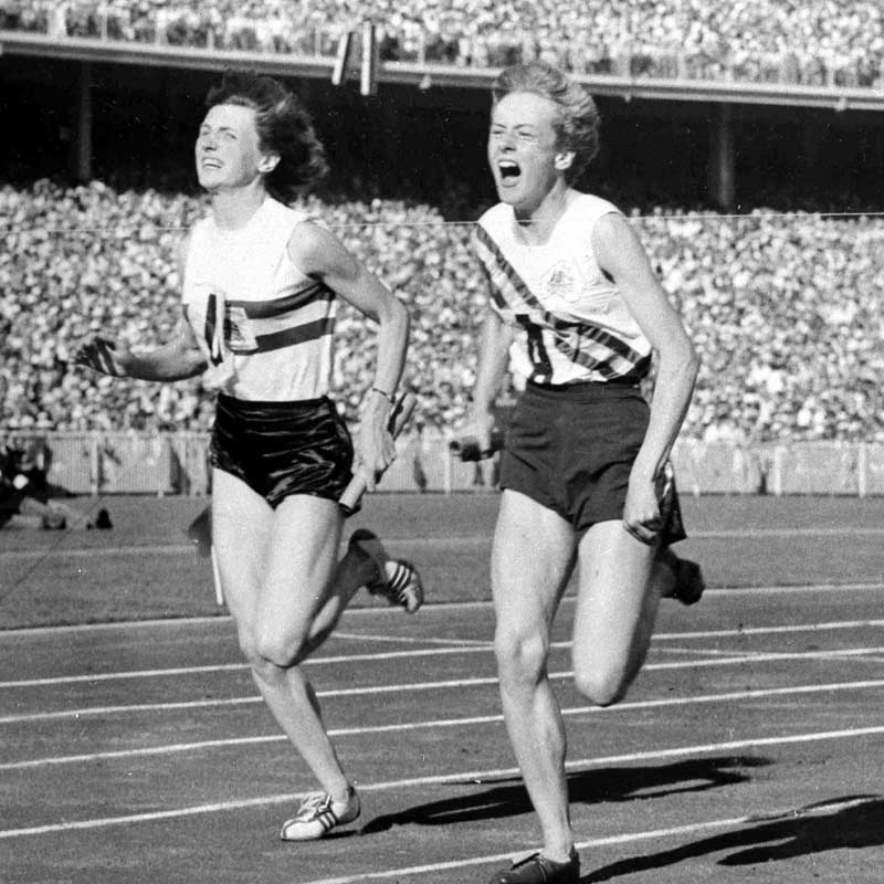 আবার হাঙ্গেরিতে সোভিয়েত ইউনিয়নের আগ্রাসনের প্রতিবাদে এই অলিম্পিক্সে অংশগ্রহণ করেনি নেদারল্যান্ডস, স্পেন এবং সুইৎজ়ারল্যান্ড।