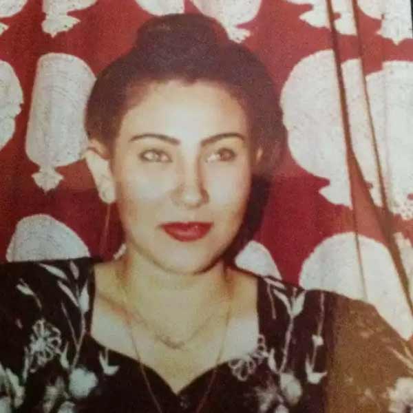 এ ছাড়া কাছাকাছি সময়ে ‘আও পেয়ার করেঁ’ (১৯৮৩), ‘দো গুলাব’ (১৯৮৩) এবং ‘ভাই আখির ভাই হোতা হ্যায়’ (১৯৮২) নামে ৩টি ছবিতে হেলেনা অভিনয় করেছিলেন। কিন্তু সে সব ছবি বক্স অফিসে তেমন দাগ কাটতে পারেনি।