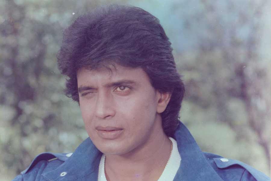 হেলেনা সম্পর্কে মানুষের যতটুকু কৌতূহল জেগে আছে, তা কেবল মিঠুন চক্রবর্তী নামক এক সফল অভিনেতার নামের সঙ্গে তাঁর যোগের কারণেই।