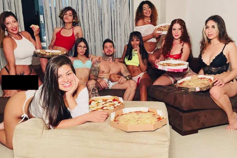 এমন আলোচনার মাধ্যমেই ৪ স্ত্রীর সঙ্গে বিচ্ছেদের সিদ্ধান্ত নিয়েছেন আর্থার। তিনি বলেছেন, ‘‘আমাদের মধ্যে কোনও অশান্তি হয়নি। শান্তিতেই আমরা সম্পর্ক শেষ করেছি। প্রত্যেকে প্রত্যেকের সঙ্গে আমরা নিজের অনুভূতি ভাগ করে নিয়েছি। মুক্ত ভালবাসার সম্পর্ক তো এমনই হওয়া উচিত।’’