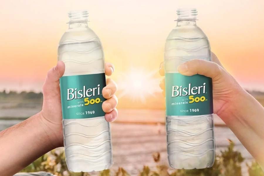 বিভিন্ন সংবাদমাধ্যম সূত্রে খবর, রমেশের ব্র্যান্ড কেনার দৌড়ে একেবারে সামনের সারিতে রয়েছে টাটা গোষ্ঠী। তবে তা এখনও চূড়ান্ত নয়।