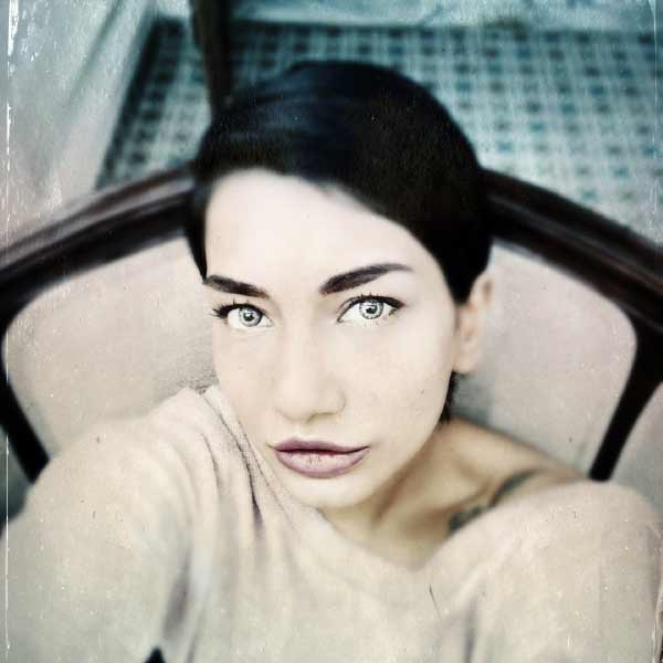 মাত্র ২৪ বছর বয়সে বাবার সংস্থায় কাজ শুরু করেন জয়ন্তী। কোম্পানির অন্দরে জয়ন্তী পরিচিত জেআরসি নামে। বাবার অধীনে দ্রুত ব্যবসার কাজকর্ম শিখছিলেন। কিন্তু এখন তিনি জানিয়ে দিয়েছেন, এই ব্যবসায় তাঁর আগ্রহ নেই।