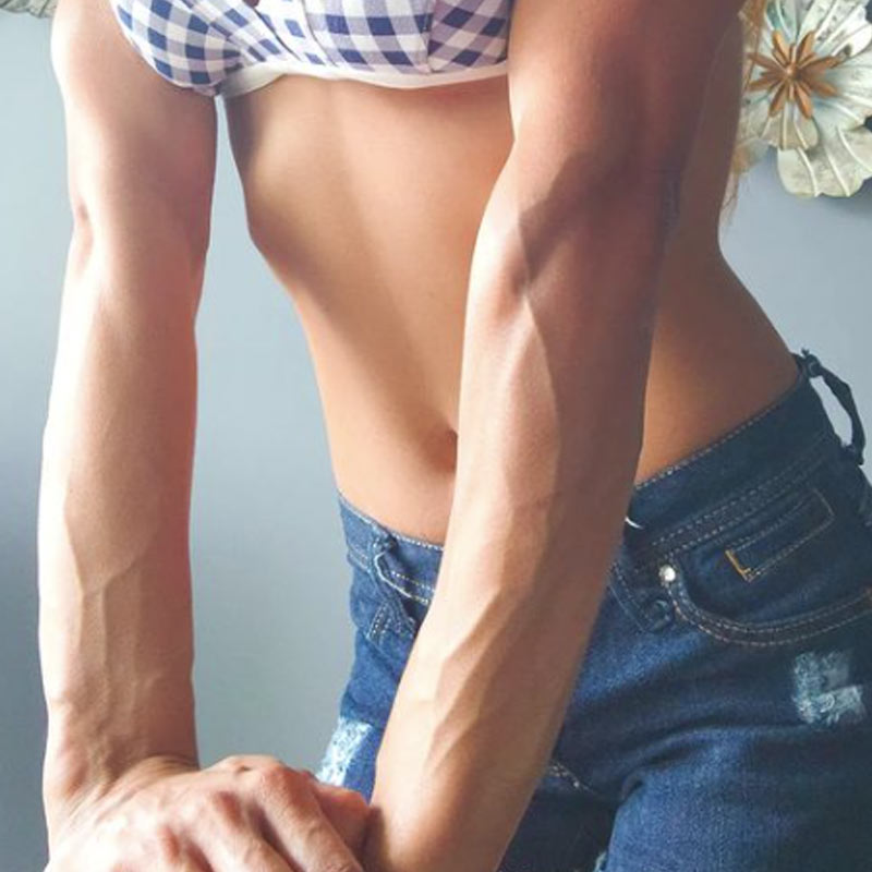 স্বাস্থ্য সম্পর্কে বেশ সচেতন অঙ্কিতা। ইনস্টাগ্রামে বিভিন্ন ছবিতে স্বাস্থ্যকর খাবার নিয়ে ছবিও পোস্ট করতে দেখা যায় তাঁকে।