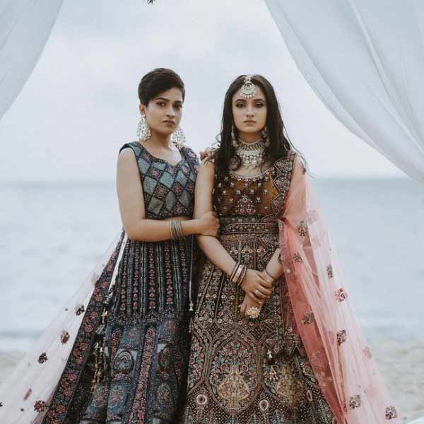 ফতিমা, আধিলাকে আলাদা করতে উঠে পড়ে লেগেছিল দুই পরিবার। অনেক বকাঝকা, অজস্র চোখরাঙানি ধেয়ে আসে। তাঁদের উপর শারীরিক এবং মানসিক অত্যাচার করা হয় বলে অভিযোগ।